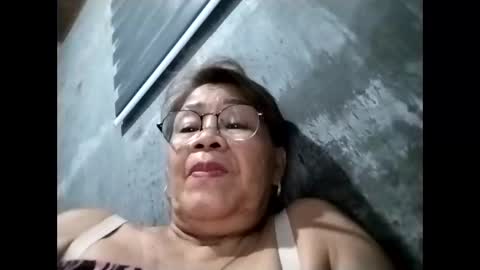 Snapshot of lolamommie chatting on 11/30/25, 09:24 tey online show from 11/30/25, 09:24