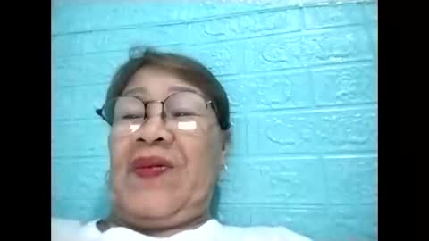 Snapshot of lolamommie chatting on 01/17/26, 12:32 tey online show from 01/17/26, 12:32