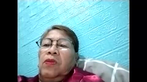 Snapshot of lolamommie chatting on 01/18/26, 10:24 tey online show from 01/18/26, 10:24