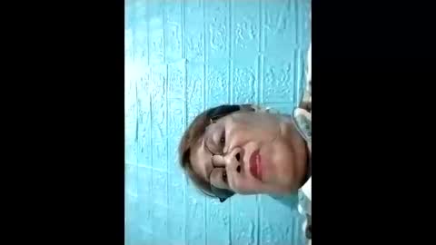 Snapshot of lolamommie chatting on 02/03/26, 12:10 tey online show from 02/03/26, 12:10