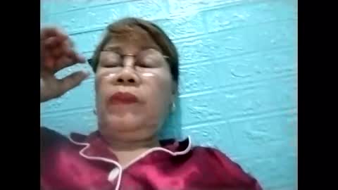 Snapshot of lolamommie chatting on 02/08/26, 10:24 tey online show from 02/08/26, 10:24