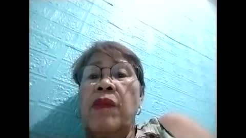 Snapshot of lolamommie chatting on 02/15/26, 01:20 tey online show from 02/15/26, 01:20