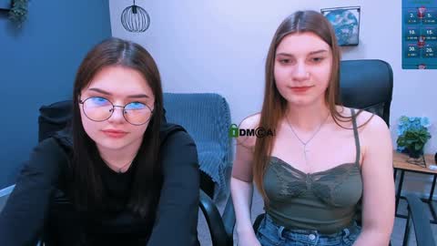 Snapshot of lolamrrr chatting on 12/19/24, 12:45 Lola pvt is OPEN online show from 12/19/24, 12:45