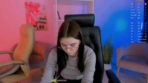 Snapshot of lolamrrr chatting on 02/08/25, 04:04 Lola pvt is OPEN online show from 02/08/25, 04:04