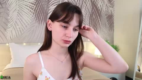 Snapshot of lolaprise chatting on 11/06/25, 01:39 Lola online show from 11/06/25, 01:39