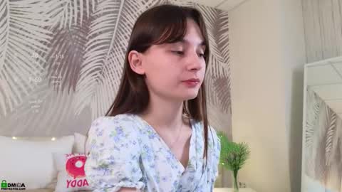 Snapshot of lolaprise chatting on 11/09/25, 01:48 Lola online show from 11/09/25, 01:48