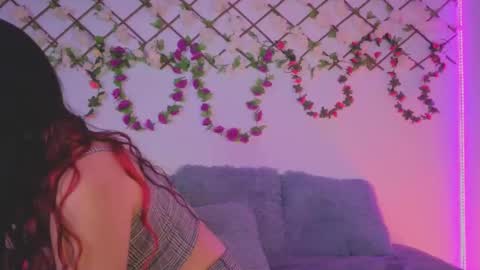  Lola  online show from 11/19/25, 09:48