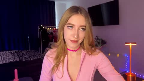 Snapshot of lolarosy chatting on 03/09/26, 08:40 hi im Lola nice to meet you online show from 03/09/26, 08:40