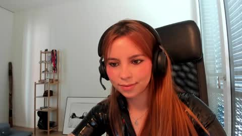 Lola doll online show from 04/25/26, 08:28