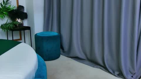 Lola online show from 01/06/26, 07:28