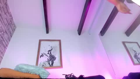 Lola online show from 10/25/25, 11:51