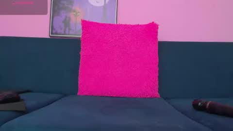 Snapshot of loli_girl_hot1 chatting on 03/05/25, 12:11 camila online show from 03/05/25, 12:11