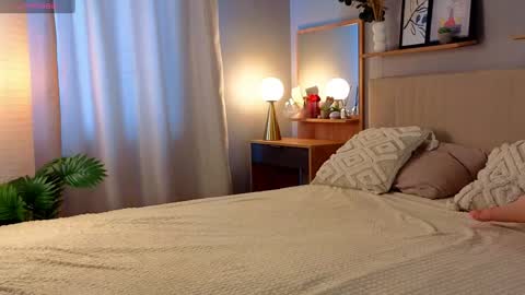 Lola online show from 05/21/26, 10:44