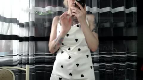 Lisa online show from 09/19/25, 06:59