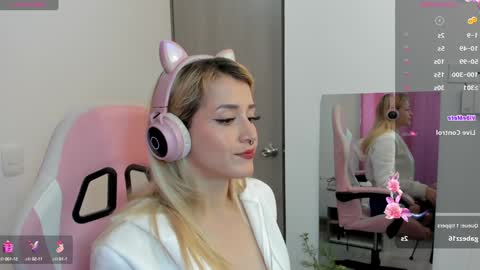 Snapshot of lolly_js_ chatting on 12/28/24, 01:28 Lolly online show from 12/28/24, 01:28