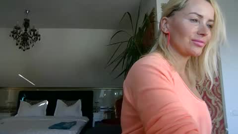 Roxy online show from 11/13/25, 01:32