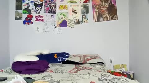 Snapshot of loly_pink_ chatting on 12/09/24, 02:02 Loly online show from 12/09/24, 02:02