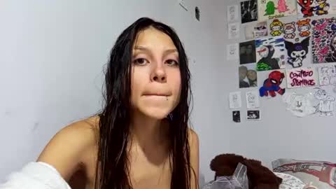 Snapshot of loly_pink_ chatting on 12/21/24, 09:36 Loly online show from 12/21/24, 09:36