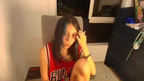 Snapshot of loly_pink_ chatting on 03/10/25, 01:45 Loly online show from 03/10/25, 01:45