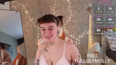 Molli online show from 10/16/25, 10:05