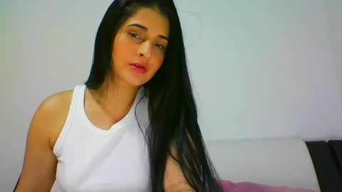 Snapshot of lomaslindosoyyo chatting on 01/06/25, 11:31 estehfania online show from 01/06/25, 11:31
