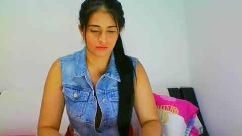 Snapshot of lomaslindosoyyo chatting on 01/29/25, 12:01 estehfania online show from 01/29/25, 12:01