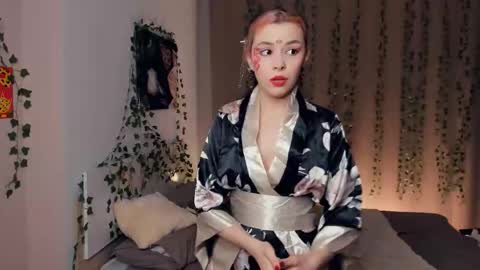 Lona online show from 01/09/26, 07:04