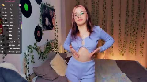 Lona online show from 01/15/26, 06:44