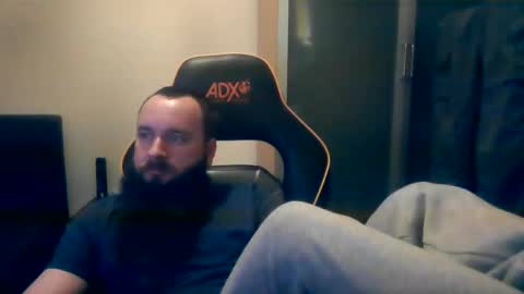 Snapshot of london_man1988 chatting on 01/26/25, 08:34 london_man1988 online show from 01/26/25, 08:34