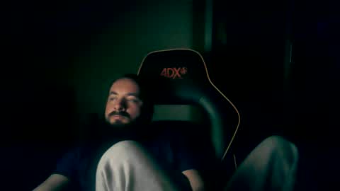 Snapshot of london_man1988 chatting on 02/06/25, 07:07 london_man1988 online show from 02/06/25, 07:07