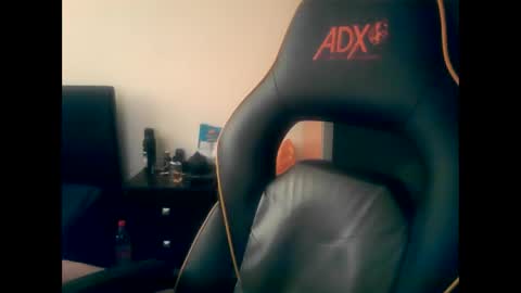 Snapshot of london_man1988 chatting on 03/10/25, 08:59 london_man1988 online show from 03/10/25, 08:59