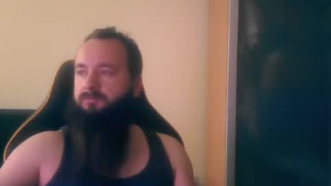 Snapshot of london_man1988 chatting on 10/23/25, 08:13 london_man1988 online show from 10/23/25, 08:13