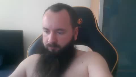 Snapshot of london_man1988 chatting on 10/25/25, 11:40 london_man1988 online show from 10/25/25, 11:40