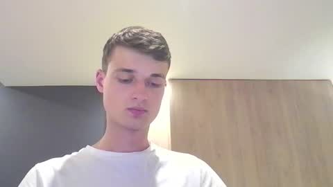 Snapshot of london_tomy chatting on 09/25/25, 01:53 london_tomy online show from 09/25/25, 01:53