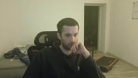 Snapshot of londonboy918070 chatting on 03/04/25, 09:43 londonboy918070 online show from 03/04/25, 09:43