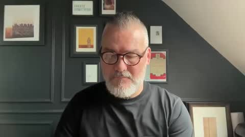 EnglishBear online show from 10/08/25, 09:18