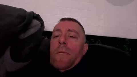 Snapshot of londonsbigbenxxx chatting on 12/14/25, 02:17 londonsbigbenxxx online show from 12/14/25, 02:17