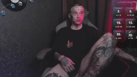 Snapshot of lone1ycrystal chatting on 12/25/24, 10:50 Chris online show from 12/25/24, 10:50