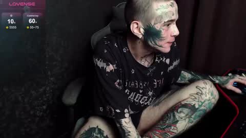 Snapshot of lone1ycrystal chatting on 10/02/25, 10:06 Chris online show from 10/02/25, 10:06