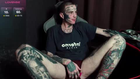 Snapshot of lone1ycrystal chatting on 10/29/25, 05:47 Chris online show from 10/29/25, 05:47