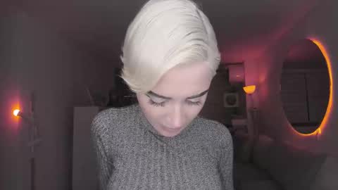 Snapshot of lonelly_lolly98 chatting on 02/13/25, 01:19 SABRINA online show from 02/13/25, 01:19