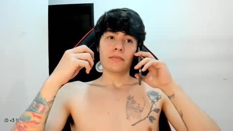 Snapshot of lonelyhotboy0 chatting on 03/08/25, 07:42 Kevin online show from 03/08/25, 07:42