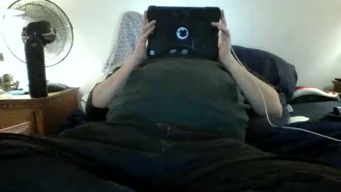 Lonely Man online show from 04/10/26, 12:49