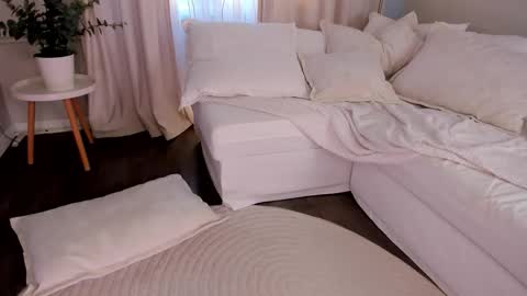 lonelyteaser online show from 03/11/26, 12:22