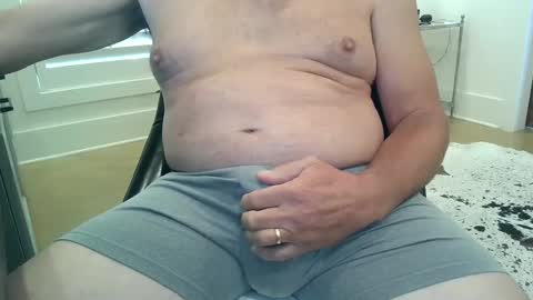 Snapshot of lonelytraveler69_ chatting on 09/09/25, 03:33 JustaGuyinMS online show from 09/09/25, 03:33