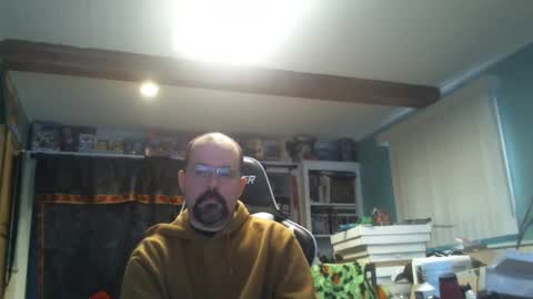 Snapshot of longandcut99 chatting on 03/16/26, 04:44 longandcut99 online show from 03/16/26, 04:44