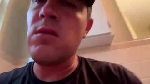 Snapshot of longdick136583483 chatting on 11/22/25, 09:03 longdick136583483 online show from 11/22/25, 09:03