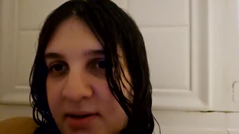 Snapshot of longhairbigbewbs chatting on 12/05/25, 01:25 Rose online show from 12/05/25, 01:25