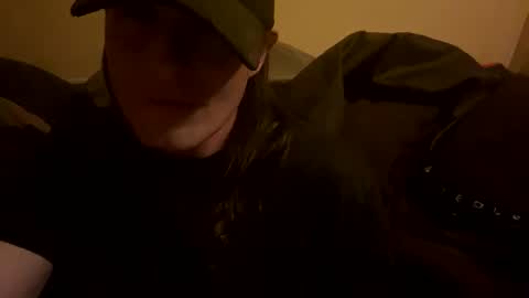 Snapshot of longhotlegs chatting on 10/10/25, 01:21 Nobody online show from 10/10/25, 01:21