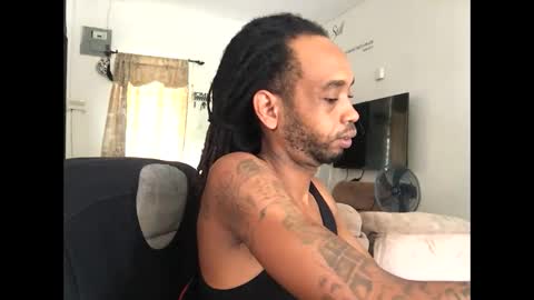 Snapshot of longshaft_ chatting on 09/21/25, 03:02 longshaft_ online show from 09/21/25, 03:02